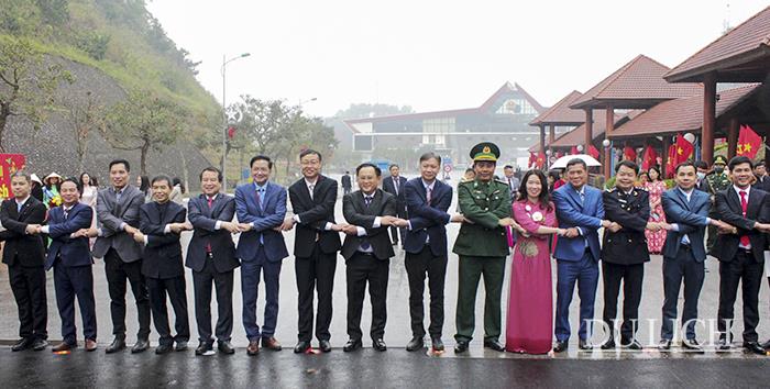 Sự kiện đón đoàn khách du lịch Trung Quốc đầu tiên quay trở lại Việt Nam có ý nghĩa quan trọng, khẳng định những nỗ lực phục hồi hoạt động trao đổi khách du lịch giữa hai nước